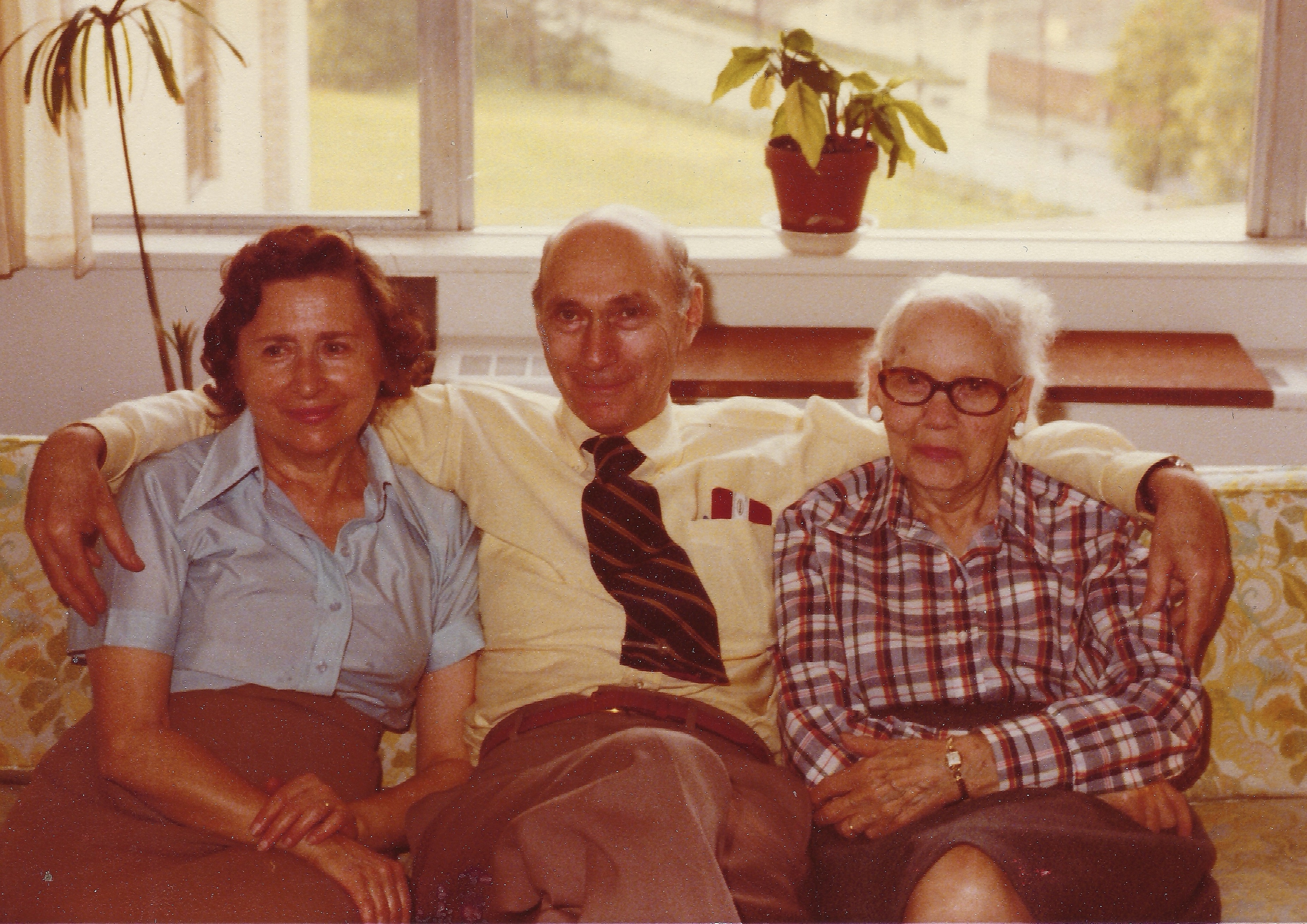Dr. Muschel’s mother, father and grandmother, Betty Tubachnik Muschel